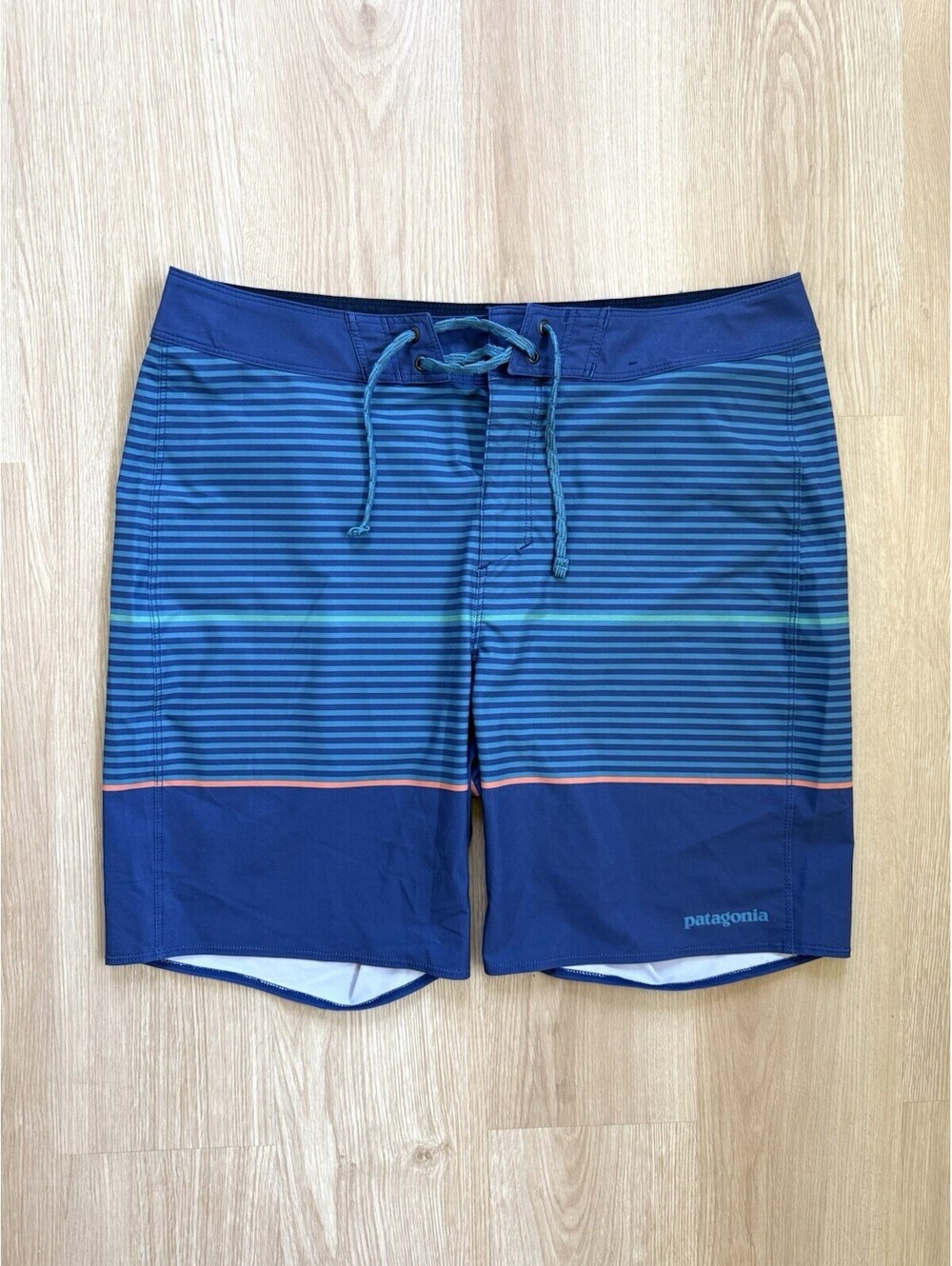 Patagonia Mens Hydropeak Boardshorts 18" Olivas Stripe‎ Anacapa Blue Size 31